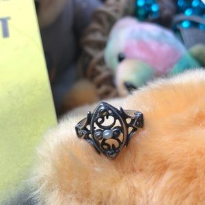 Antique look beautiful ring w/ pearl. 925 sterling